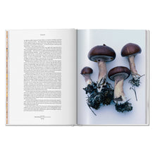 Load image into Gallery viewer, The Gourmand's Mushroom. A Collection of Stories and Recipes (English)