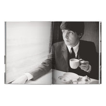 Load image into Gallery viewer, Harry Benson. The Beatles (German, French, English)