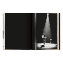Load image into Gallery viewer, Daniel Kramer. Bob Dylan. A Year and a Day (German, French, English)