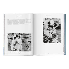 Load image into Gallery viewer, Her Majesty. A Photographic History 1926–2022 (German, French, English)