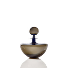 Load image into Gallery viewer, Petite Low Arc Decanter
