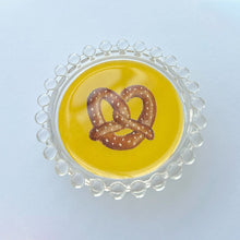 Load image into Gallery viewer, Pretzel Dish