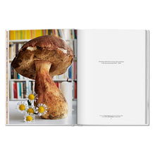 Load image into Gallery viewer, The Gourmand's Mushroom. A Collection of Stories and Recipes (English)