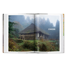 Load image into Gallery viewer, Living in Japan. 45th Ed. (German, French, English)