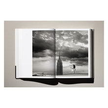 Load image into Gallery viewer, Albert Watson. Kaos (German, French, English)