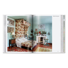 Load image into Gallery viewer, Living in Provence. 45th Ed. (German, French, English)