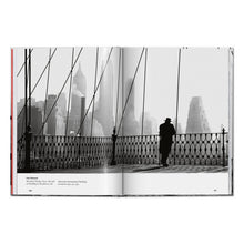 Load image into Gallery viewer, New York. Portrait of a City (English)