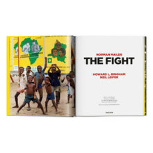 Load image into Gallery viewer, Norman Mailer. Neil Leifer. Howard L. Bingham. The Fight (English)