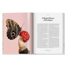 Load image into Gallery viewer, The Gourmand's Mushroom. A Collection of Stories and Recipes (English)