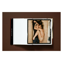 Load image into Gallery viewer, Annie Leibovitz (English)

