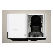 Load image into Gallery viewer, Albert Watson. Kaos (German, French, English)
