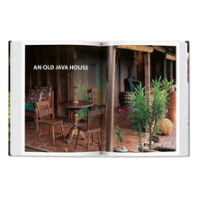 Load image into Gallery viewer, Living in Bali. 45th Ed. (German, French, English)
