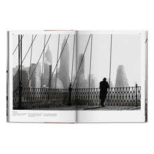 Load image into Gallery viewer, New York. Portrait of a City (German, French, English)
