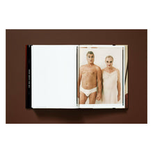Load image into Gallery viewer, Annie Leibovitz (English)
