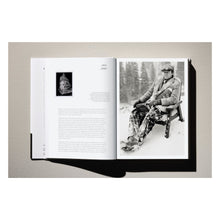 Load image into Gallery viewer, Albert Watson. Kaos (German, French, English)
