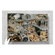 Load image into Gallery viewer, Ice Cold. A Hip-Hop Jewelry History (German, French, English)
