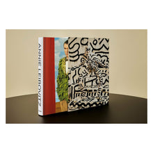 Load image into Gallery viewer, Annie Leibovitz (English)
