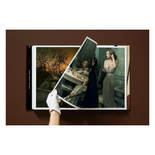 Load image into Gallery viewer, Annie Leibovitz (English)
