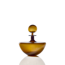 Load image into Gallery viewer, Petite Low Arc Decanter
