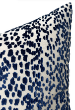 Load image into Gallery viewer, Les Touches Velvet Pillow Cover in Blue
