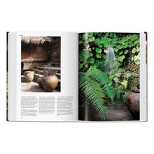 Load image into Gallery viewer, Living in Bali. 45th Ed. (German, French, English)
