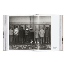 Load image into Gallery viewer, Robert Doisneau. Paris. 45th Ed. (German, French, English)
