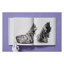Load image into Gallery viewer, Shoes A–Z. The Collection of The Museum at FIT (German, French, English) (FFE)
