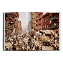 Load image into Gallery viewer, New York. Portrait of a City (English)

